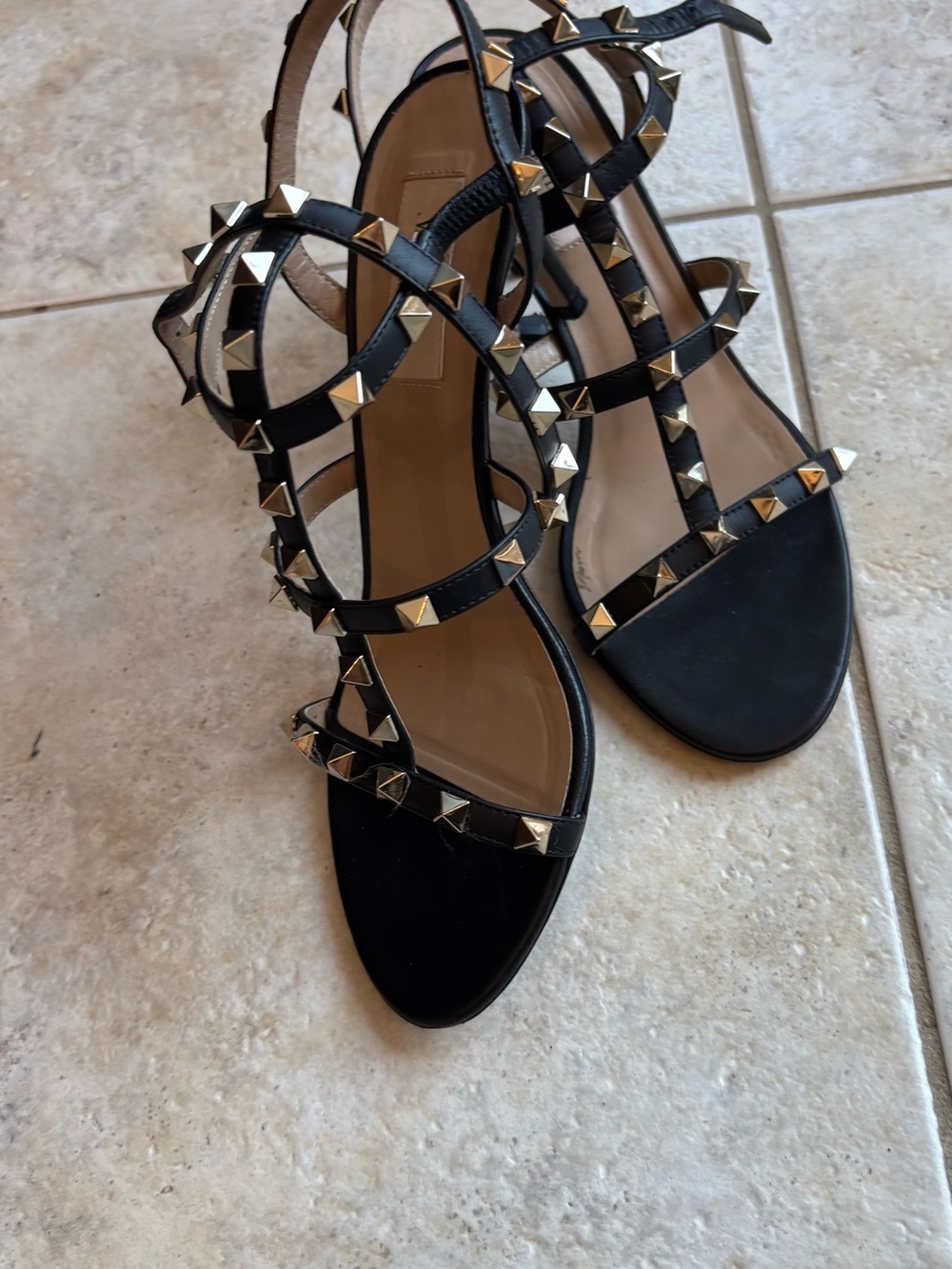 Valentino Garavani Black Leather Pyramid-Stud Strappy Sandals Authentic